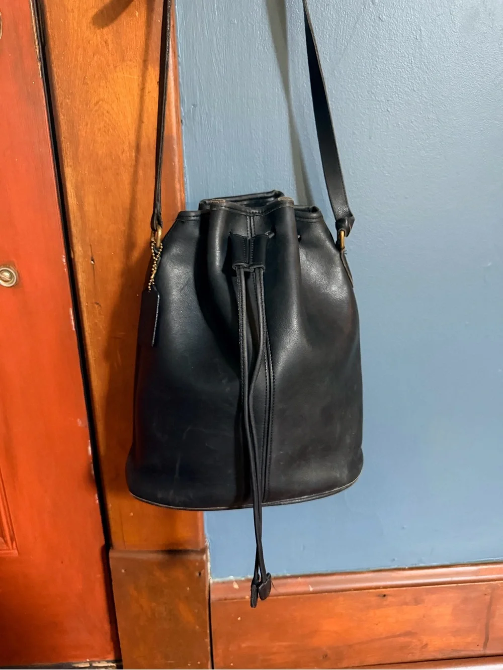 Vintage Coach Black Leather Bucket Bag – Drawstring Crossbody